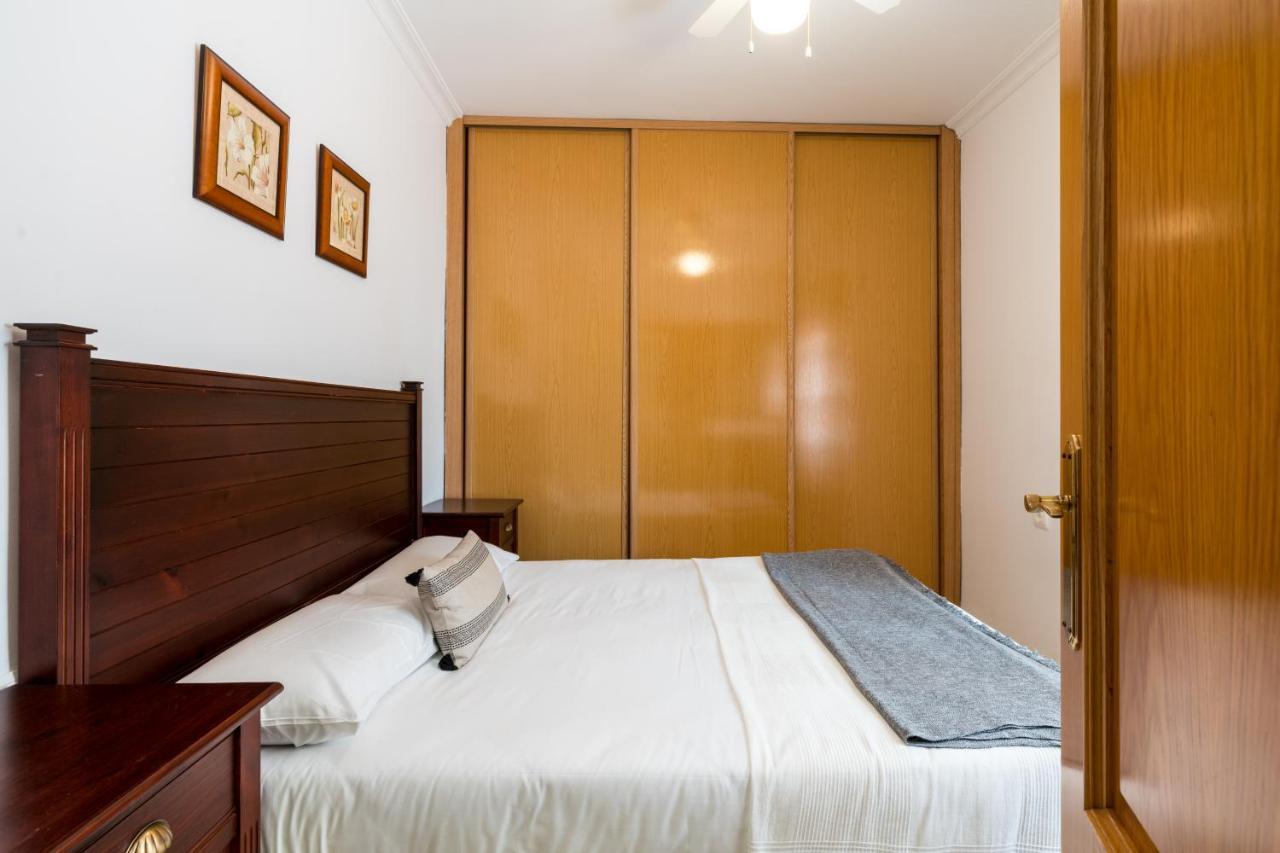 Holi-Rent Salado Apartment เซบีญา ภายนอก รูปภาพ